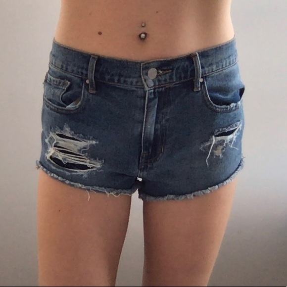 Bullhead | High Rise Shorts - Picture 3 of 5